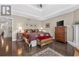 12 - 637 LANSDOWNE AVENUE - 18