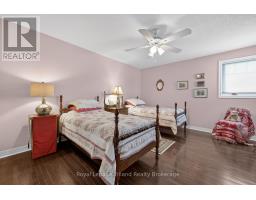 12 - 637 LANSDOWNE AVENUE - 23