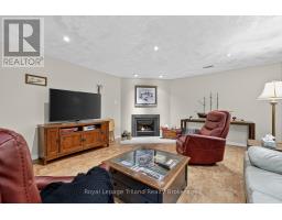 12 - 637 LANSDOWNE AVENUE - 26