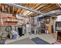 12 - 637 LANSDOWNE AVENUE - 30