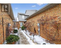 12 - 637 LANSDOWNE AVENUE - 4