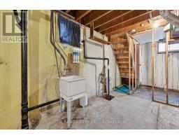 10 CHISHOLM DRIVE - 31