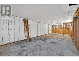 10 CHISHOLM DRIVE - 32