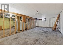 10 CHISHOLM DRIVE - 33