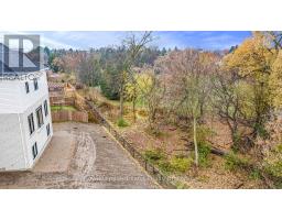 1242 CAEN AVENUE - 11