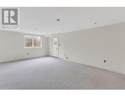 1242 CAEN AVENUE - 8