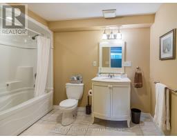 735 GARDEN COURT CRESCENT - 32