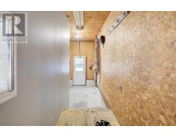 4 WEST STREET N - 22