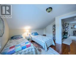 25 EDISON DRIVE - 32