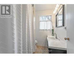 19 DUFFERIN STREET - 17