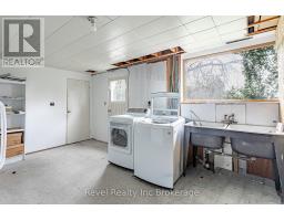 19 DUFFERIN STREET - 22