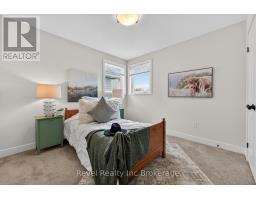 32 SUTHERLAND CRESCENT - 24