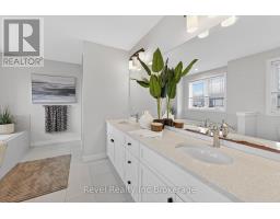 32 SUTHERLAND CRESCENT - 34