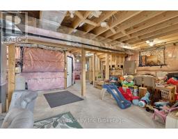 32 SUTHERLAND CRESCENT - 39