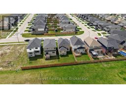 32 SUTHERLAND CRESCENT - 6