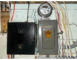 358 GLEBE STREET E - 24