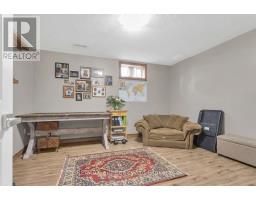 2 PALMER STREET W - 14