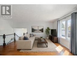 5 KAMPS CRESCENT - 11