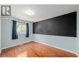 5 KAMPS CRESCENT - 22