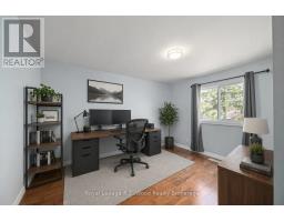 5 KAMPS CRESCENT - 24