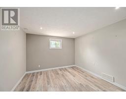 5 KAMPS CRESCENT - 29