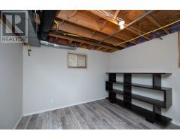 5 KAMPS CRESCENT - 36