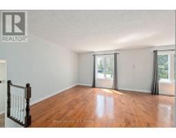 5 KAMPS CRESCENT - 9