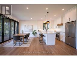 16 CORNWELL CRESCENT - 8