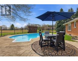 116 BAIRD STREET S - 38
