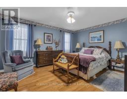 57 EDWIN CRESCENT - 14
