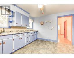 242 CLARKE STREET N - 6