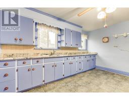 242 CLARKE STREET N - 8