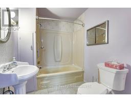 242 CLARKE STREET N - 9