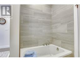 402 - 12 WASHINGTON STREET W - 14