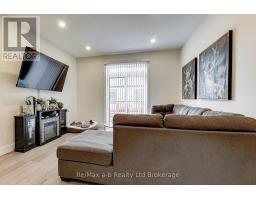 402 - 12 WASHINGTON STREET W - 9
