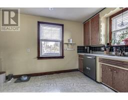 27 GISSING STREET W - 22