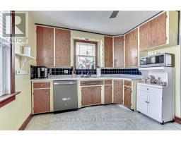 27 GISSING STREET W - 23