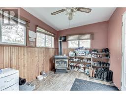 27 GISSING STREET W - 24