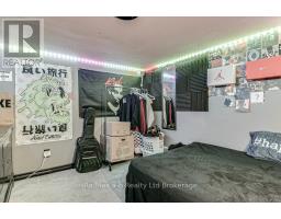 27 GISSING STREET W - 26