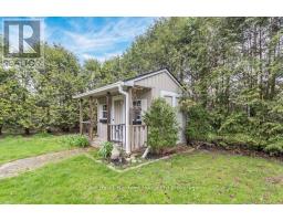 4 MAPLE LANE - 28