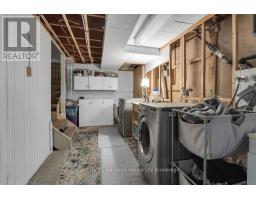 4 MAPLE LANE - 31