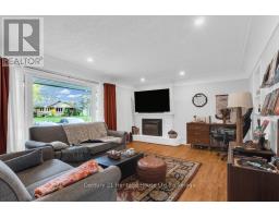 4 MAPLE LANE - 7