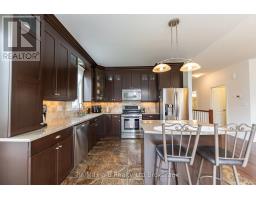 61 JONES CRESCENT - 11