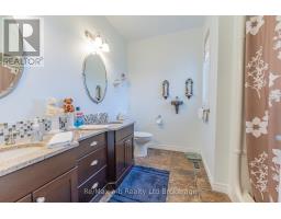 61 JONES CRESCENT - 17