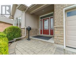 61 JONES CRESCENT - 3