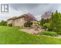61 JONES CRESCENT - 30