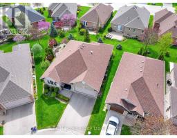 61 JONES CRESCENT - 34