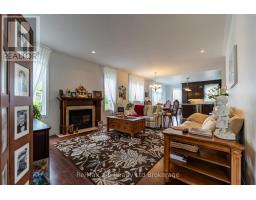 61 JONES CRESCENT - 5