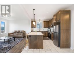 32 SUTHERLAND CRESCENT SW - 22