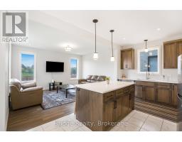 32 SUTHERLAND CRESCENT SW - 26